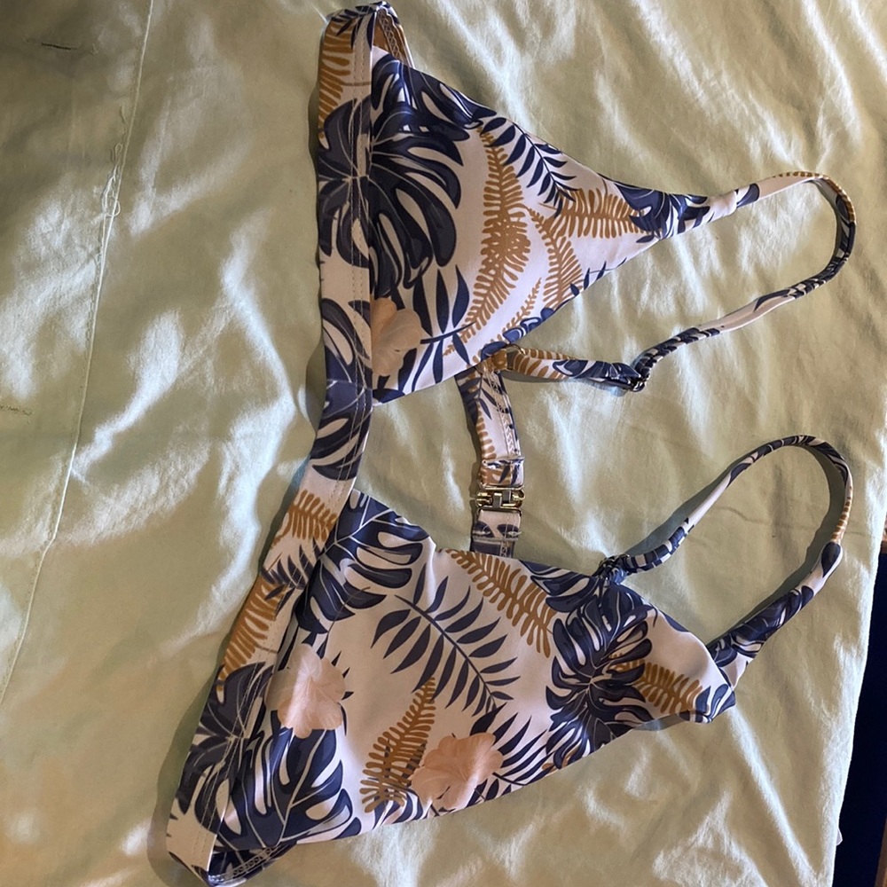 Bathing suit top